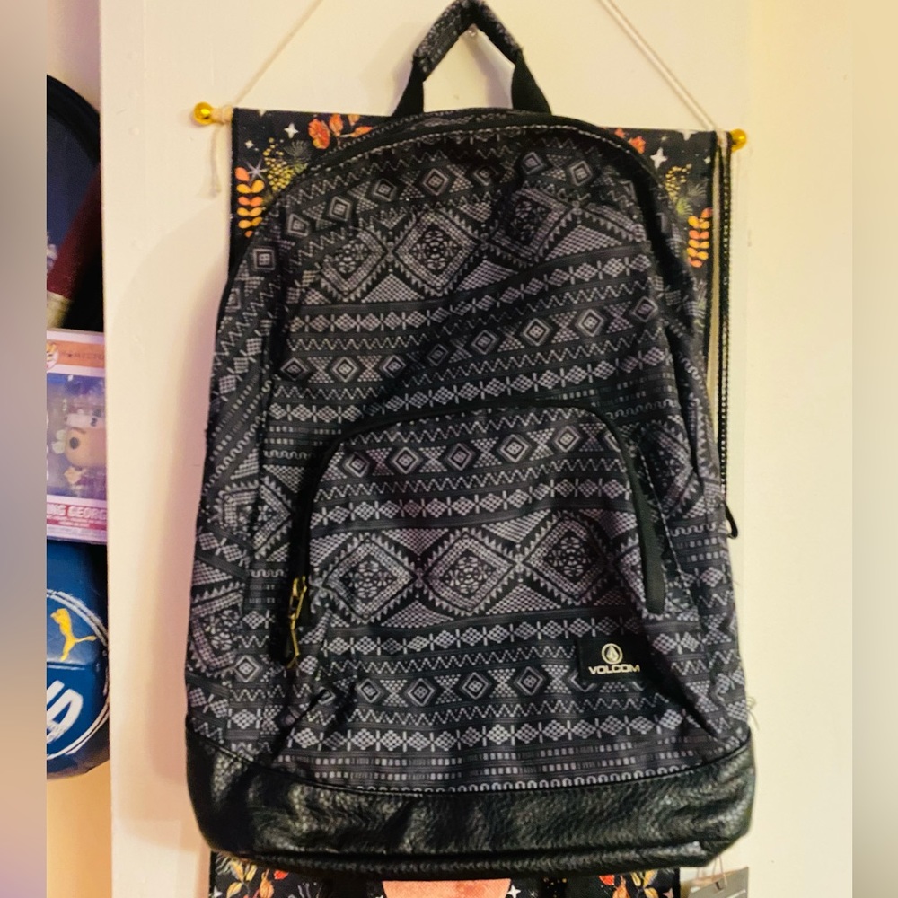Volcom backpack, Beachy Tribal Dark Grey, NWOT